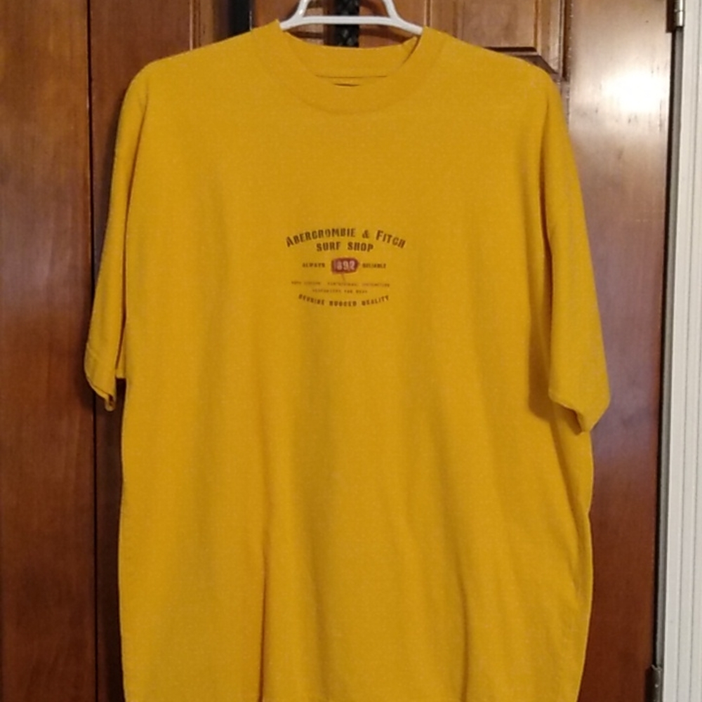 Men's Abercrombie and Fitch tee in size large